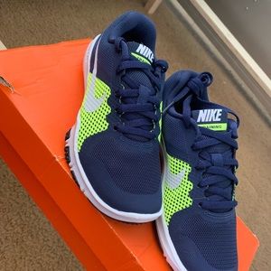 NAVY BLUE NIKE SNEAKER 2Y